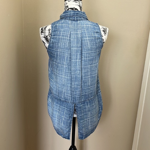 3/$15 Kenneth Cole Sleeveless tunic S - Picture 3 of 5